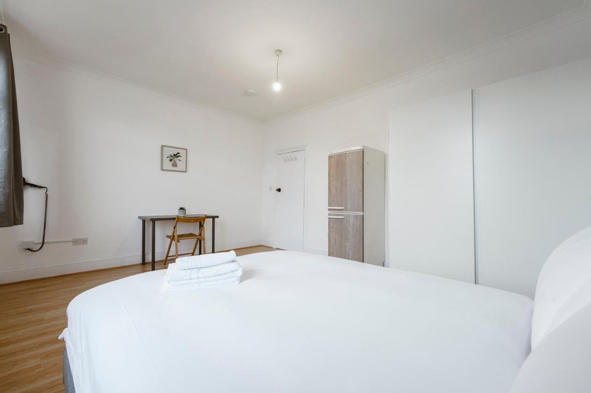 Stratford Double Rooms - 29 Лондон Экстерьер фото