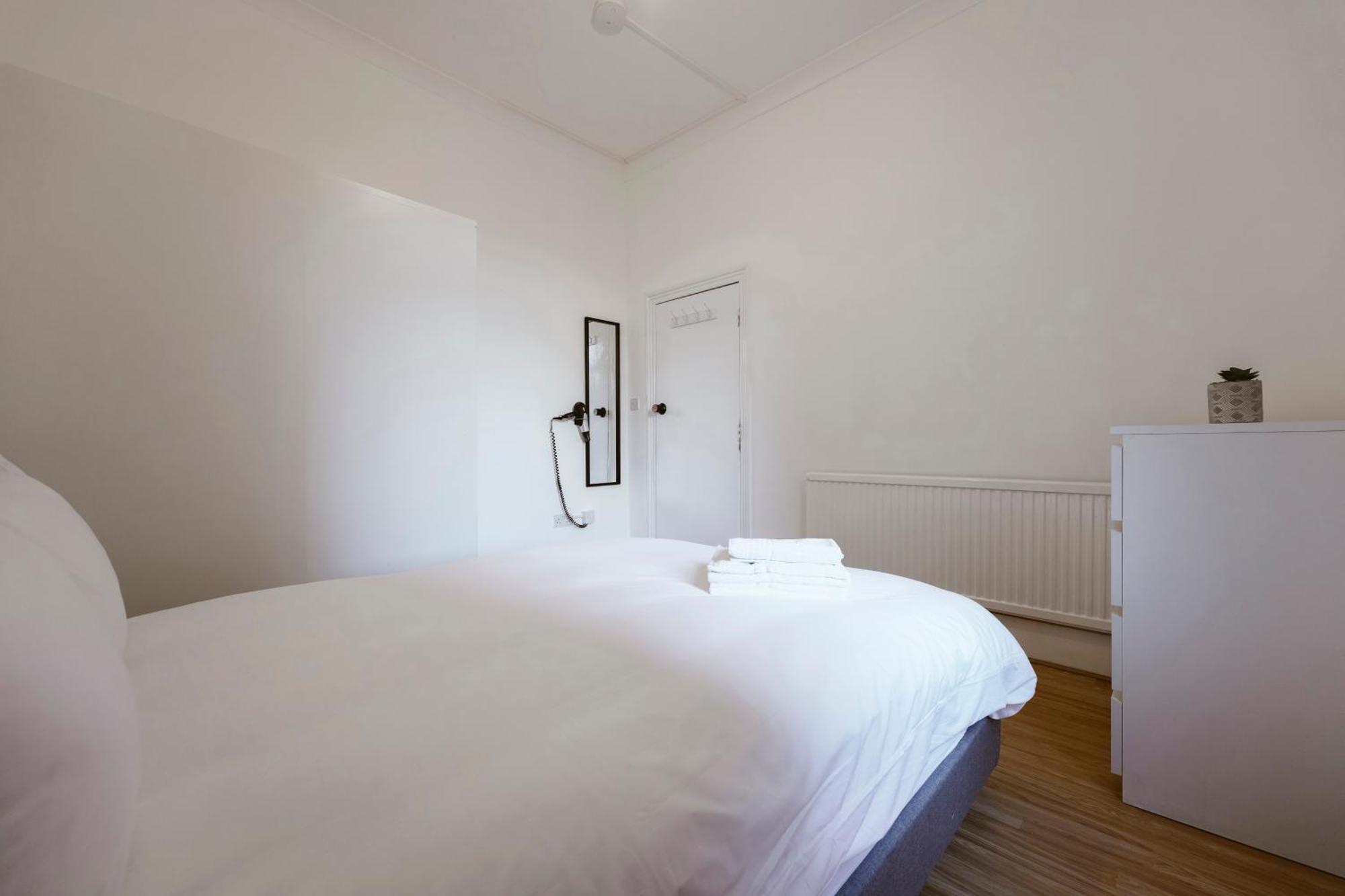 Stratford Double Rooms - 29 Лондон Экстерьер фото