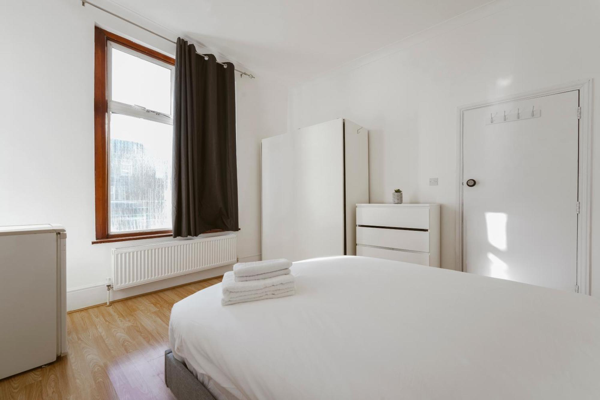Stratford Double Rooms - 29 Лондон Экстерьер фото