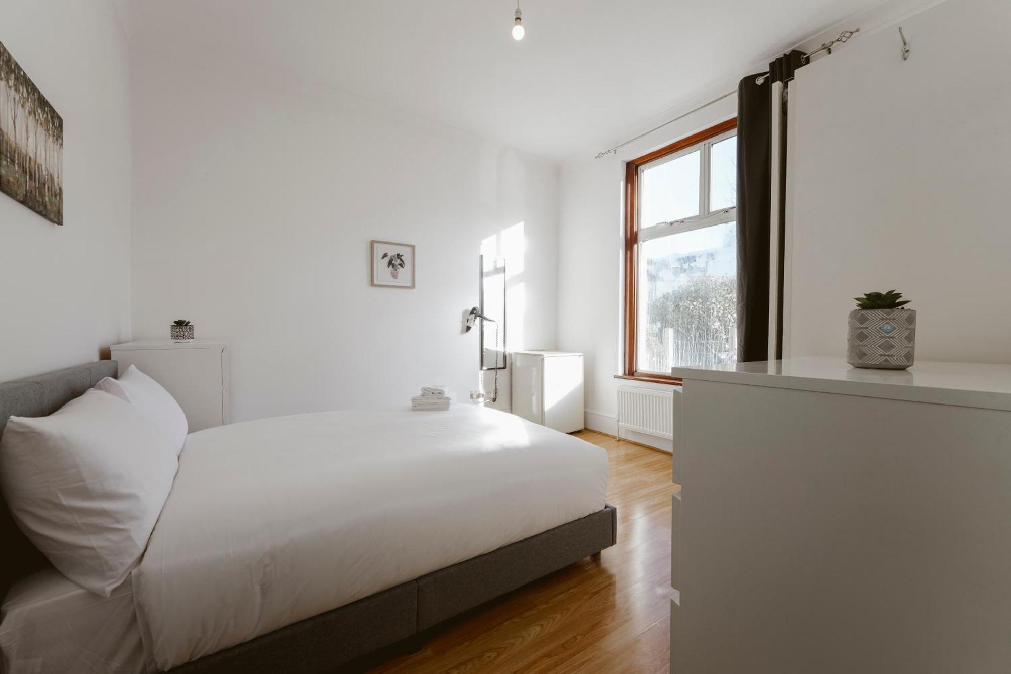 Stratford Double Rooms - 29 Лондон Экстерьер фото